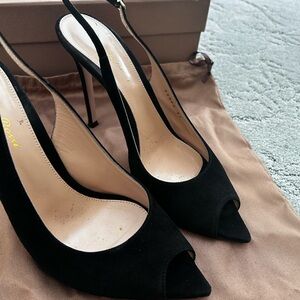 Gianvito Rossi 37 7 Elegant Black suede Peep-Toe Slingback Heels